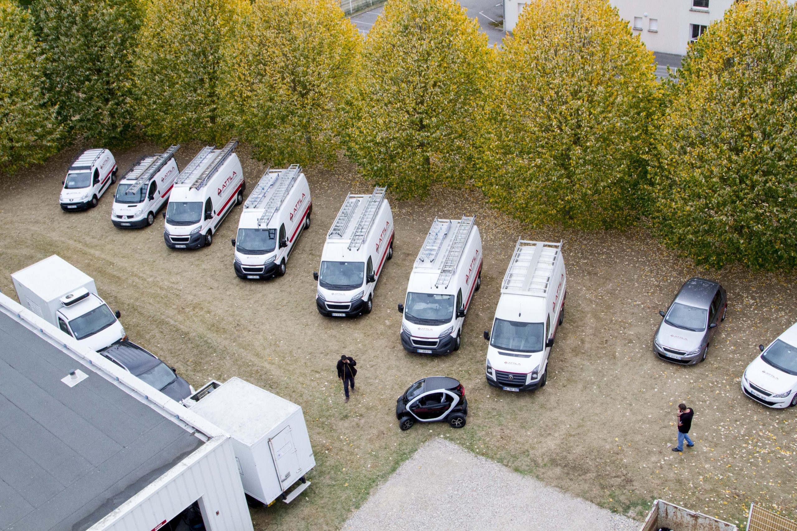 Photo de véhicules utilitaires avec flocage Attila